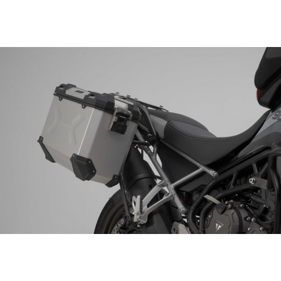 Σετ βάσεων και βαλιτσών SW-Motech TRAX ADV Triumph Tiger 900 GT/Rally/Pro ασημί Σετ βάσεων και βαλιτσών SW-Motech TRAX ADV Triumph Tiger 900 GT/Rally/Pro ασημί
