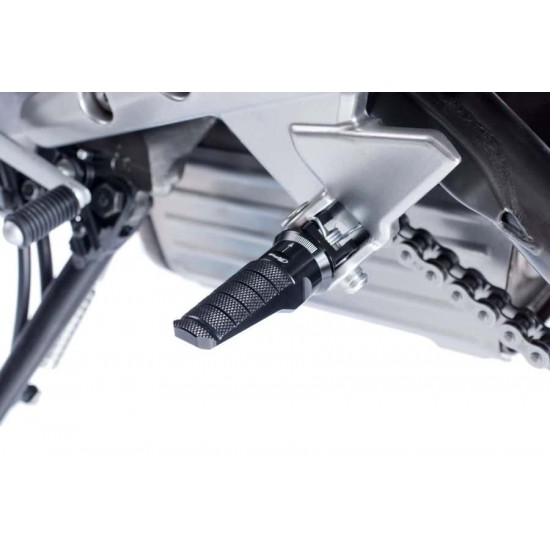 Ρυθμιζόμενα μαρσπιέ οδηγού Puig Hi-Tech Racing Suzuki GSX-R 600/750 01-05 (χρώματα) Ρυθμιζόμενα μαρσπιέ οδηγού Puig Hi-Tech Racing Suzuki GSX-R 600/750 01-05 (χρώματα)
