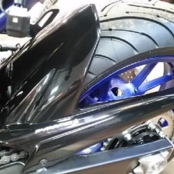Φτερό πίσω τροχού Yamaha MT-07 Tracer μαύρο γυαλιστερό