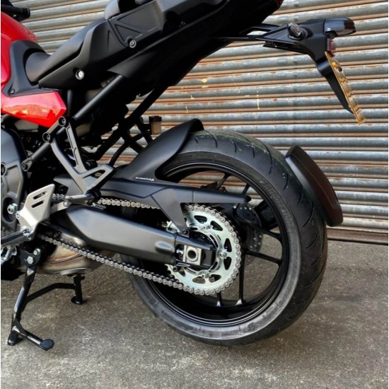 Φτερό πίσω τροχού Pyramid Yamaha Tracer 9/GT μαύρο ματ Φτερό πίσω τροχού Pyramid Yamaha Tracer 9/GT μαύρο ματ