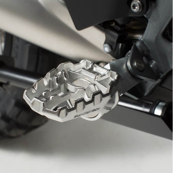 Ρυθμιζόμενα αναδιπλούμενα μαρσπιέ SW-Motech EVO Moto Guzzi V85 TT Ρυθμιζόμενα αναδιπλούμενα μαρσπιέ SW-Motech EVO Moto Guzzi V85 TT