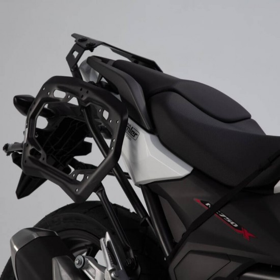 Σετ βάσεων και βαλιτσών SW-Motech TRAX ADV 45 lt. Honda NC 750 X 16-20 ασημί Σετ βάσεων και βαλιτσών SW-Motech TRAX ADV 45 lt. Honda NC 750 X 16-20 ασημί