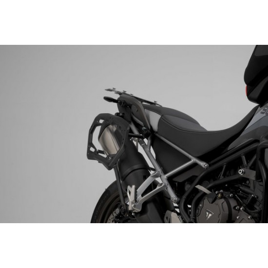 Σετ βάσεων και βαλιτσών SW-Motech TRAX ADV Triumph Tiger 900 GT/Rally/Pro ασημί Σετ βάσεων και βαλιτσών SW-Motech TRAX ADV Triumph Tiger 900 GT/Rally/Pro ασημί