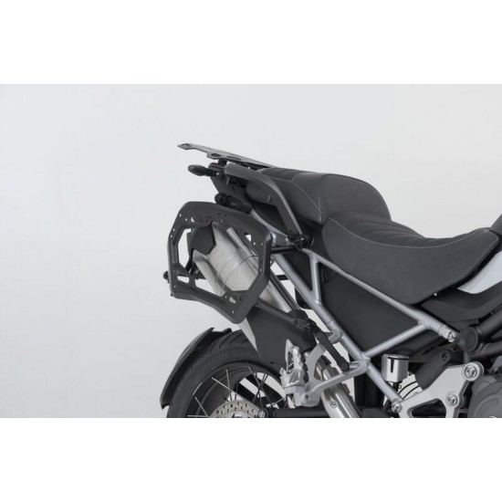 Σετ βάσεων και βαλιτσών SW-Motech TRAX ADV Triumph Tiger 1200 GT/Rally/Pro 22- μαύρο Σετ βάσεων και βαλιτσών SW-Motech TRAX ADV Triumph Tiger 1200 GT/Rally/Pro 22- μαύρο