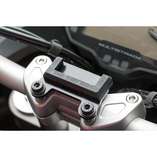 Βάση GPS SW-Motech Quick-Lock στην τιμονόπλακα Ducati Multistrada 1200/S 15- Βάση GPS SW-Motech Quick-Lock στην τιμονόπλακα Ducati Multistrada 1200/S 15-