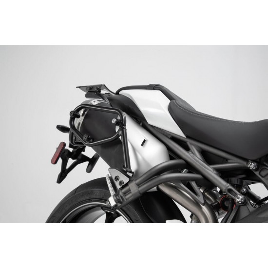 Σετ βάσεων και πλαϊνών βαλιτσών SW-Motech Urban ABS 33 lt. Triumph Speed Triple 1050 S/RS 18- (σετ) Σετ βάσεων και πλαϊνών βαλιτσών SW-Motech Urban ABS 33 lt. Triumph Speed Triple 1050 S/RS 18- (σετ)