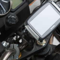 Βάση GPS SW-Motech Quick-Lock στην τιμονόπλακα Suzuki DL 650 V-Strom 17-